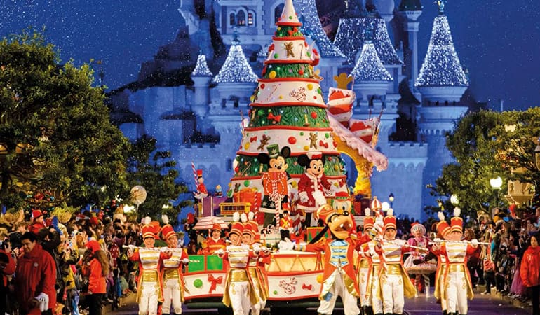 Disneyland París, uno de los lugares donde viajar en Navidad