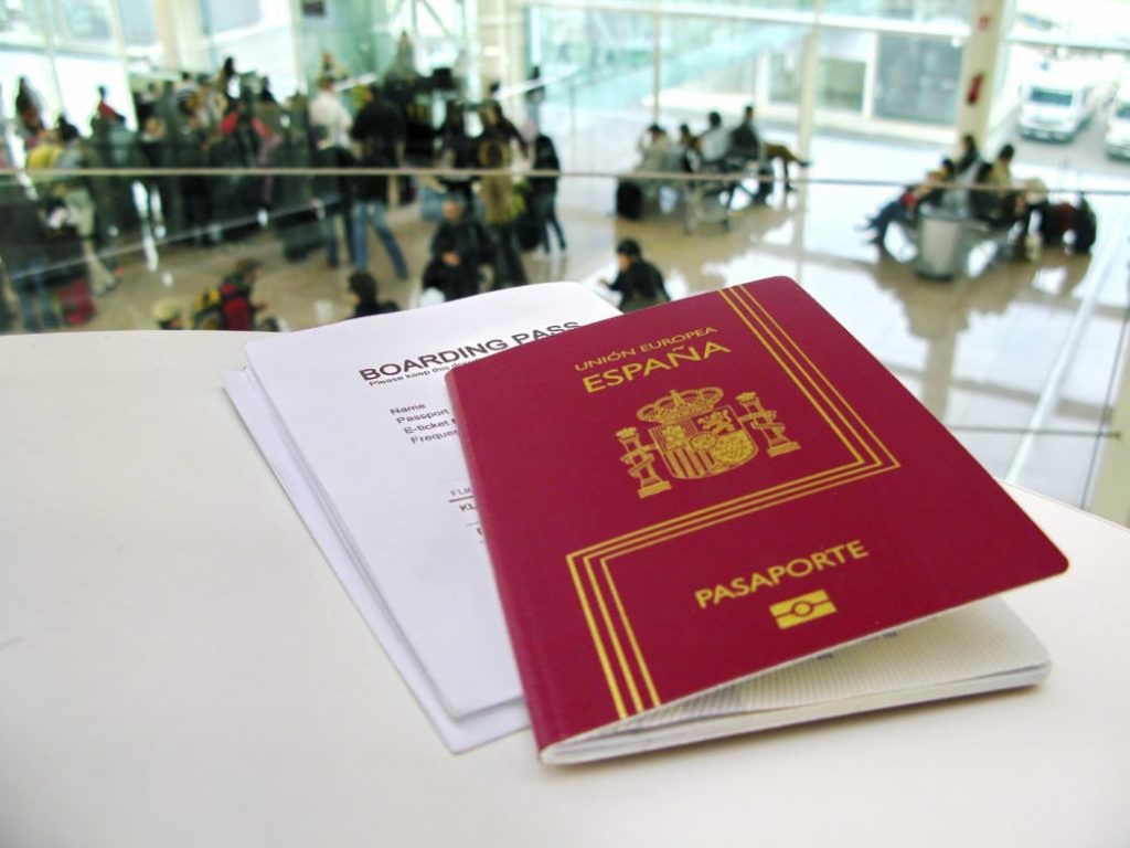el pasaporte español es uno de los requisitos para viajar a Reino Unido