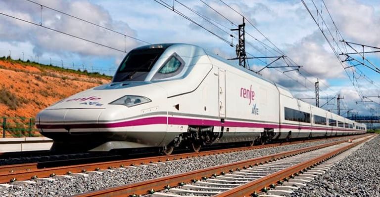 Cómo llegar y moverse por Madrid【 ️ aeropuerto incluido】