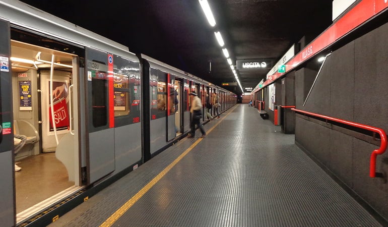 moverse por Milán en metro