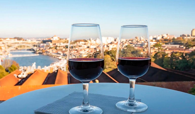 Vino Porto, uno de los vinos que beber en portugal