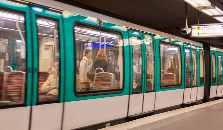 moverse por París en metro