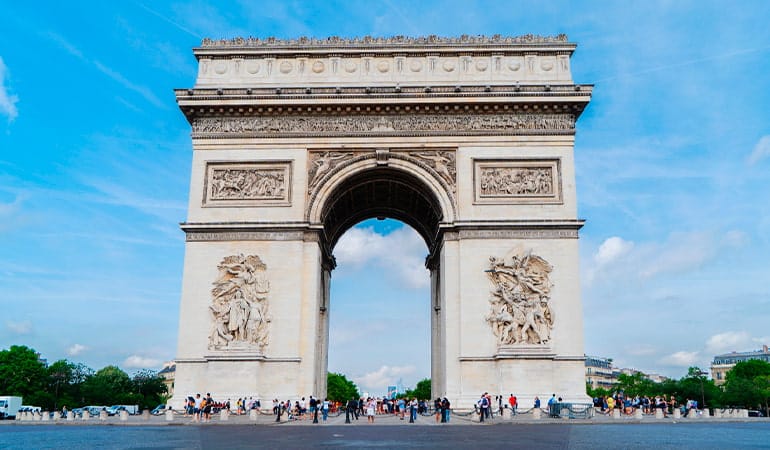 Arco del Triunfo, uno de los lugares que ver en París
