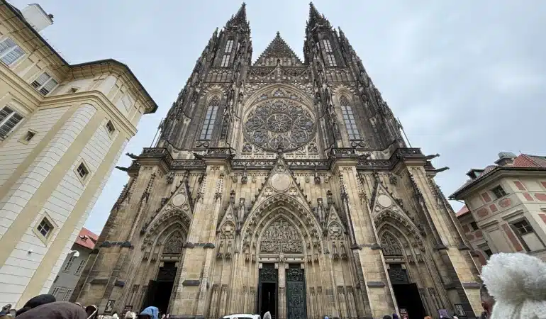 Catedral de San Vito, uno de los lugares que ver en Praga.