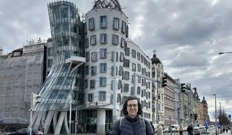 Casa Danzante, uno de los lugares que ver en Praga.